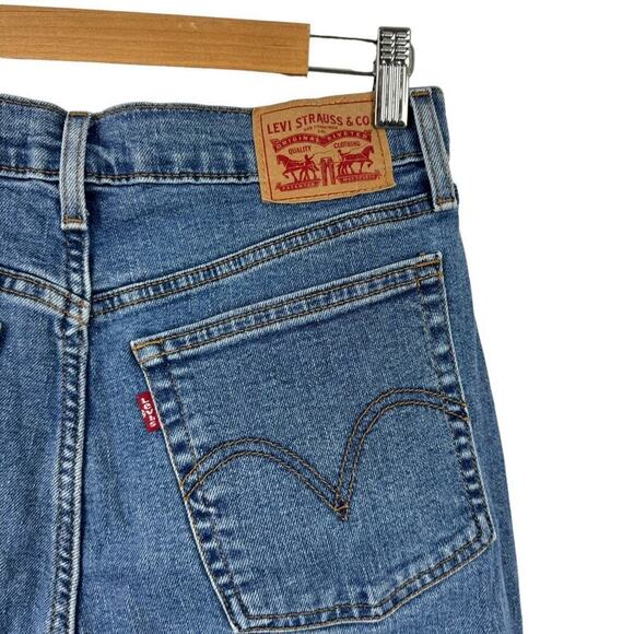 Levi's Women's Size 30 Wedgie Straight Fit Cropped Jeans Love in the Mist - Picture 10 of 16